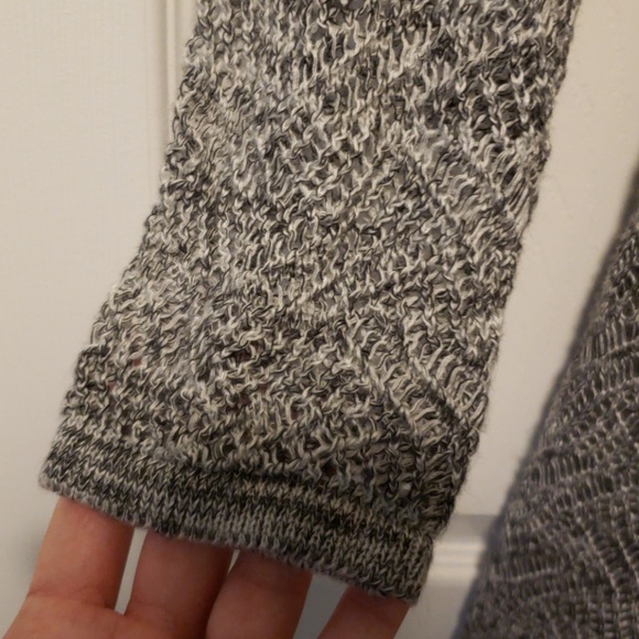 Dress barn Sweater Size Medium - Picture 2 of 5